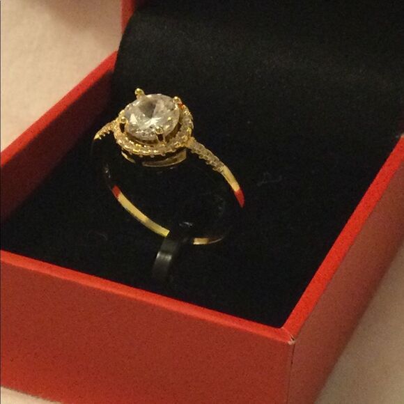 NWT Peermont Sz 9 round "diamond" ring Halo ringed goldtone - Picture 9 of 11